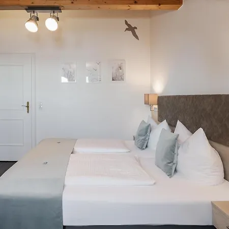 Garni Moewe Am 3* Прин-ам-Кимзее