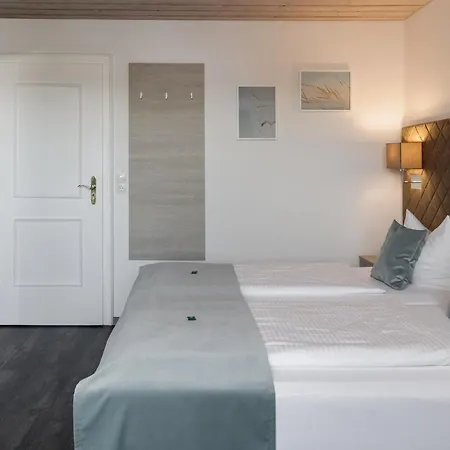 Ξενοδοχείο Garni Moewe Am Prien am Chiemsee